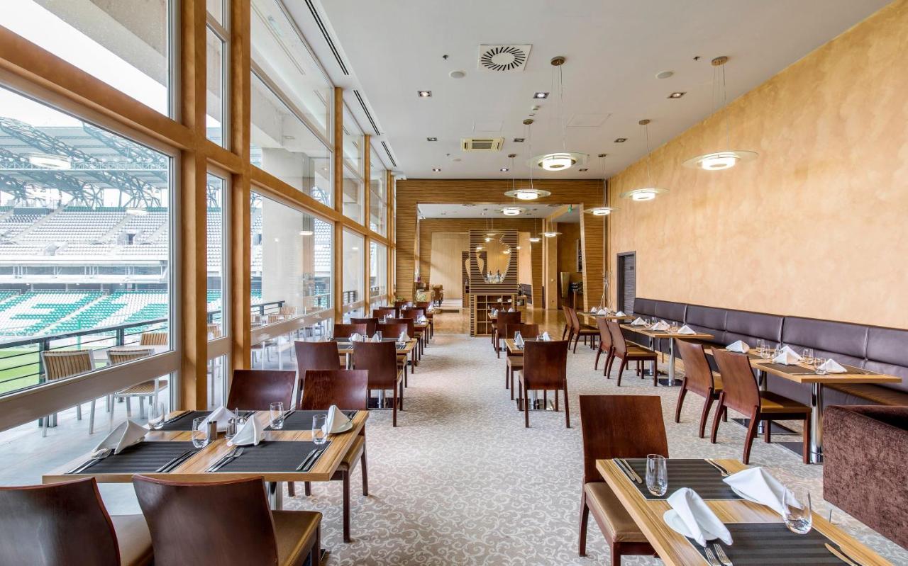 Eto Park Hotel Business & Stadium Győr Exteriör bild